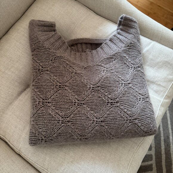 ThePerfext Cashmere Scoop Neck Sweater - Picture 1 of 10